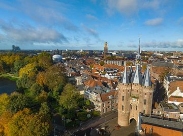 Zwolle luchtfoto bij de Sassenpoort tijdens een mooie herfstdag
