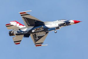Lockheed Martin F-16C Fighting Falcon des Thunderbirds.