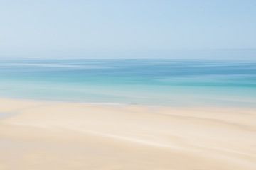 Abstracte foto van strand en zee van Patrick Verhoef