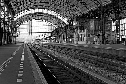 Bahnhof Haarlem Schwarz / Weiß