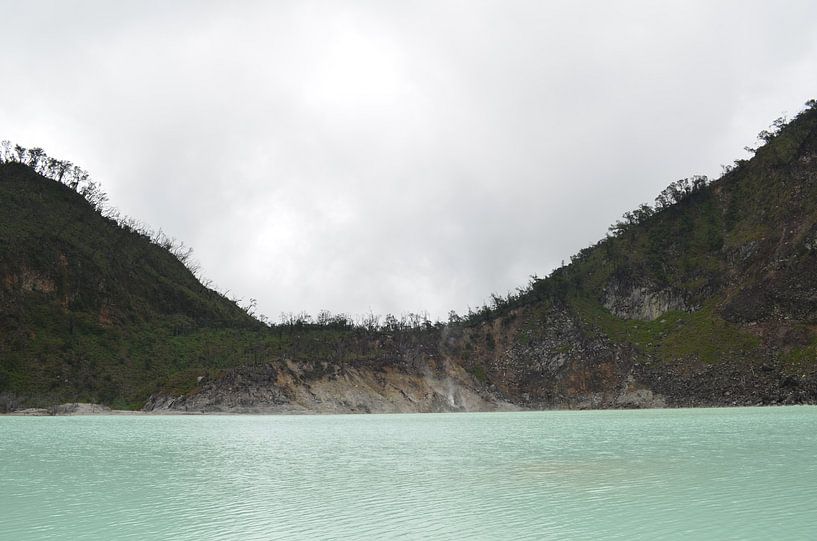 Ein vulkanischer See von Laura