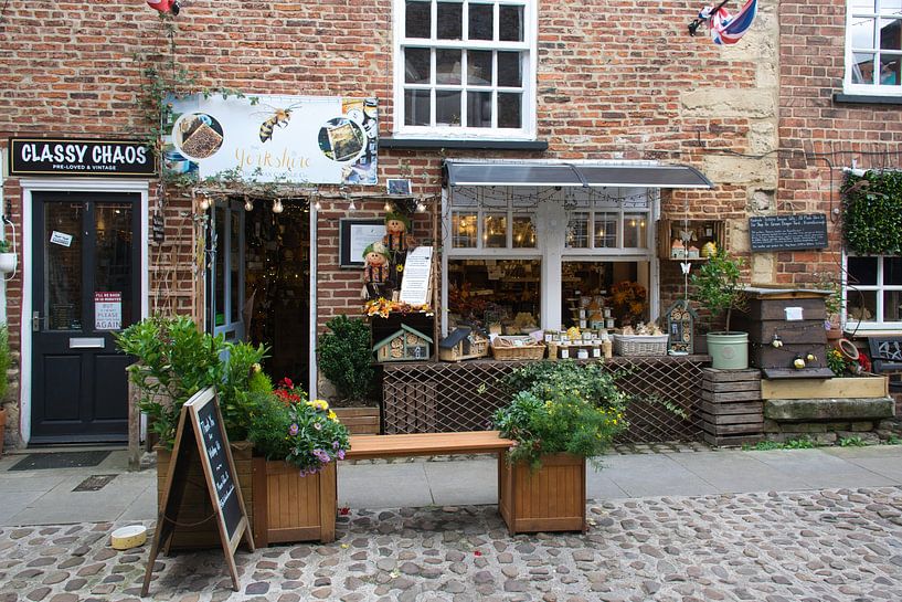 Classy chaos by Frank's Awesome Travels