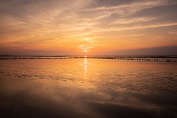 Sonnenuntergang über dem Wattenmeer bei Ternaard von KB Design & Photography (Karen Brouwer)