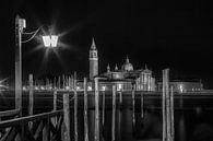 VENICE San Giorgio Maggiore bij nacht z/w van Melanie Viola thumbnail
