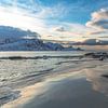 Strand von Uttakleiv, Lofoten in Norwegen von lousfoto