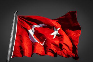 Drapeau turc sur Oguz Özdemir