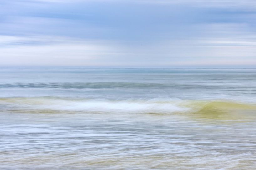 Rolling waves #1 by Mario Bentvelsen