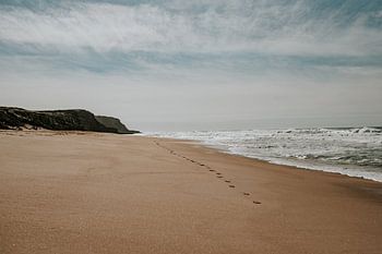 Des pas dans le sable