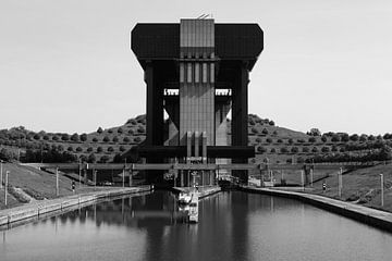 Scheepslift Strepy-Thieu, België Monochroom van Imladris Images