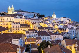 Blaue Stunde Alfama Lissabon von Sander Groenendijk