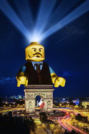 Edited Night Photo Arc de Triomphe mit LEGO Puppe - Einzigartige und kreative Fotografie von Elianne van Turennout
