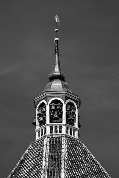 De klokken van de kerktoren van het Groningse Middelstum von Harrie Muis