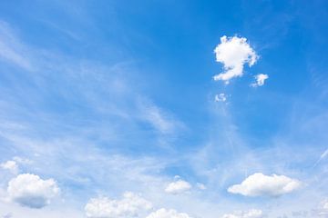 Lucht met wolken van Günter Albers