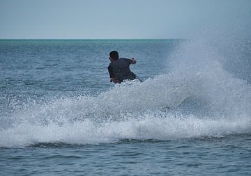 scharfe Kurve auf dem Wasserfahrzeug