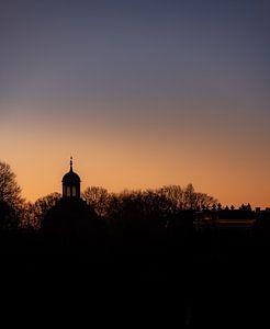 Lever de soleil derrière l'Oostkerk à Middelburg