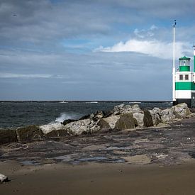 IJmuiden big pier by Jolanda van Straaten