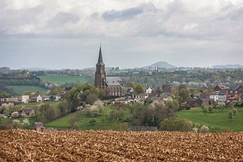 Prachtig uitzicht op Vijlen en de Sint-Martinuskerk 