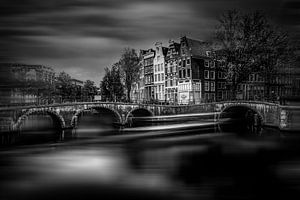 Die beliebten Brücken an der Keizersgracht - schwarz-weiß Fotografie