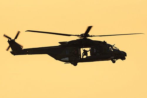 NH90 tijdens zonsondergang