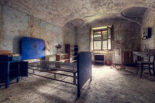 Chambre à coucher dans un hôpital abandonné.