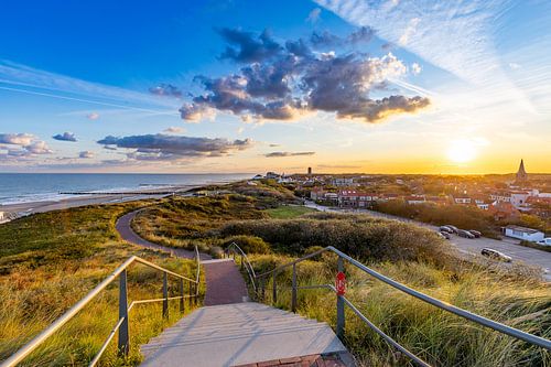 Lever du soleil depuis la haute colline de Domburg