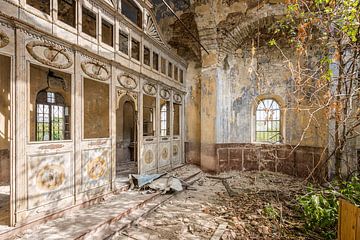 Église abandonnée en Europe de l'Est sur Gentleman of Decay