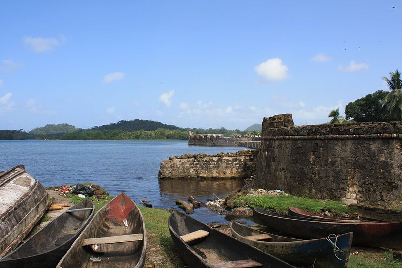 Canoes and fort by Mr Greybeard