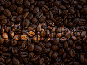 Kaffeebohnen mit Schrift