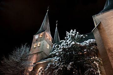 Bergkerk Deventer im Winter von Lex Scholten