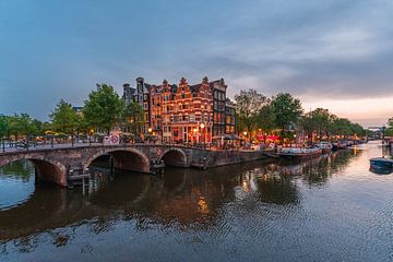 Amsterdam - De brouwersgracht in het blauwe uur (0033) van Reezyard
