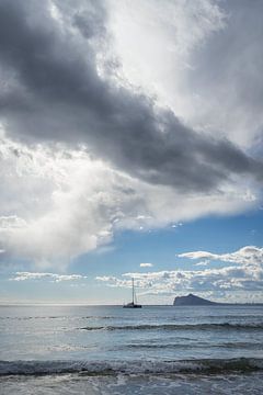 Wolken en licht boven de Middellandse Zee