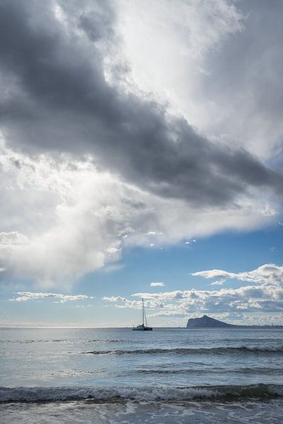 Wolken und Licht über dem Mittelmeer von Adriana Mueller
