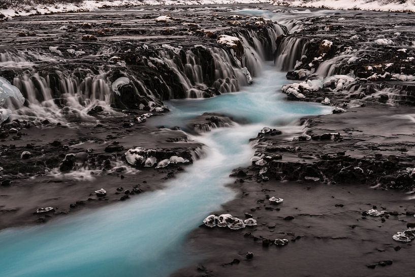 De Blauwe waterval Brúarfoss von Gerry van Roosmalen