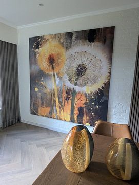 Klantfoto: Bloemenfantasie: abstracte paardenbloemkunst met een rustiek tintje van Floral Abstractions