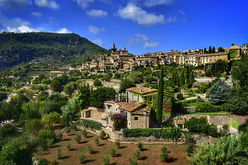 Valldemossa, ein schönes Bergdorf auf der Insel Mallorca (Spanien)