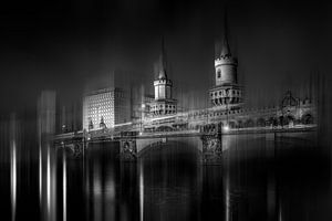 Oberbaumbrücke über die Spree in Berlin 02