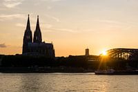 Zonsondergang bij de Kathedraal in Keulen
