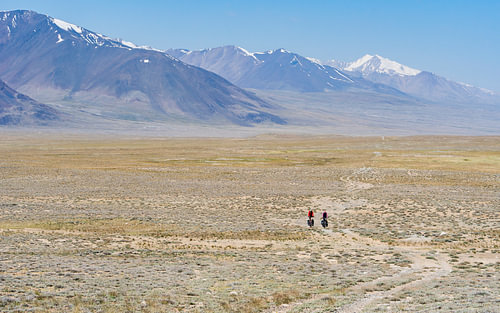 Fietsers op de Pamir highway