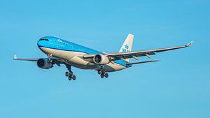 Landung eines KLM Airbus A330-200 Passagierflugzeugs.