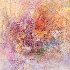 Unfolding in lilac colours by Claudia Gründler