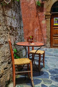 Terrasse auf der Straße in Griechenland