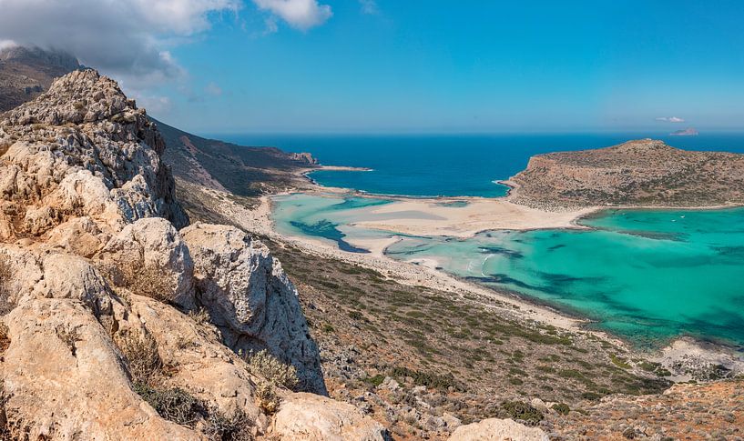 De balos lagune met kaap Tigani, Kissamos, Crete, Griekenland van Rene van der Meer