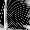 De 'Assut de l'Or Bridge' - kabelbrug in Valencia (z/w) von Wesley Flaman