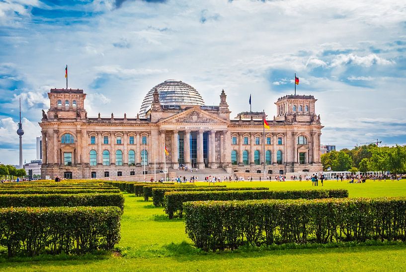 Reichstag building with clouds by Mustafa Kurnaz