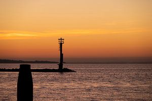 Sonnenaufgang am Grevelinger See von Annelies Cranendonk