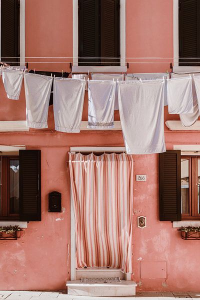 Pink house in Burano | Italy by Anne Verhees