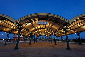 Berlijnplein met historische overkapping Perron 9 in Utrecht sur Donker Utrecht