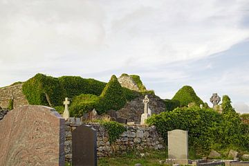 De ruïnes van de middeleeuwse kerk en het kerkhof van Kilmacreehy