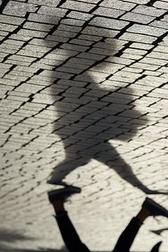 Schatten eines Fußgängers