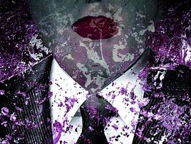 Lèvres rouges et cravate noire sur Gabi Hampe